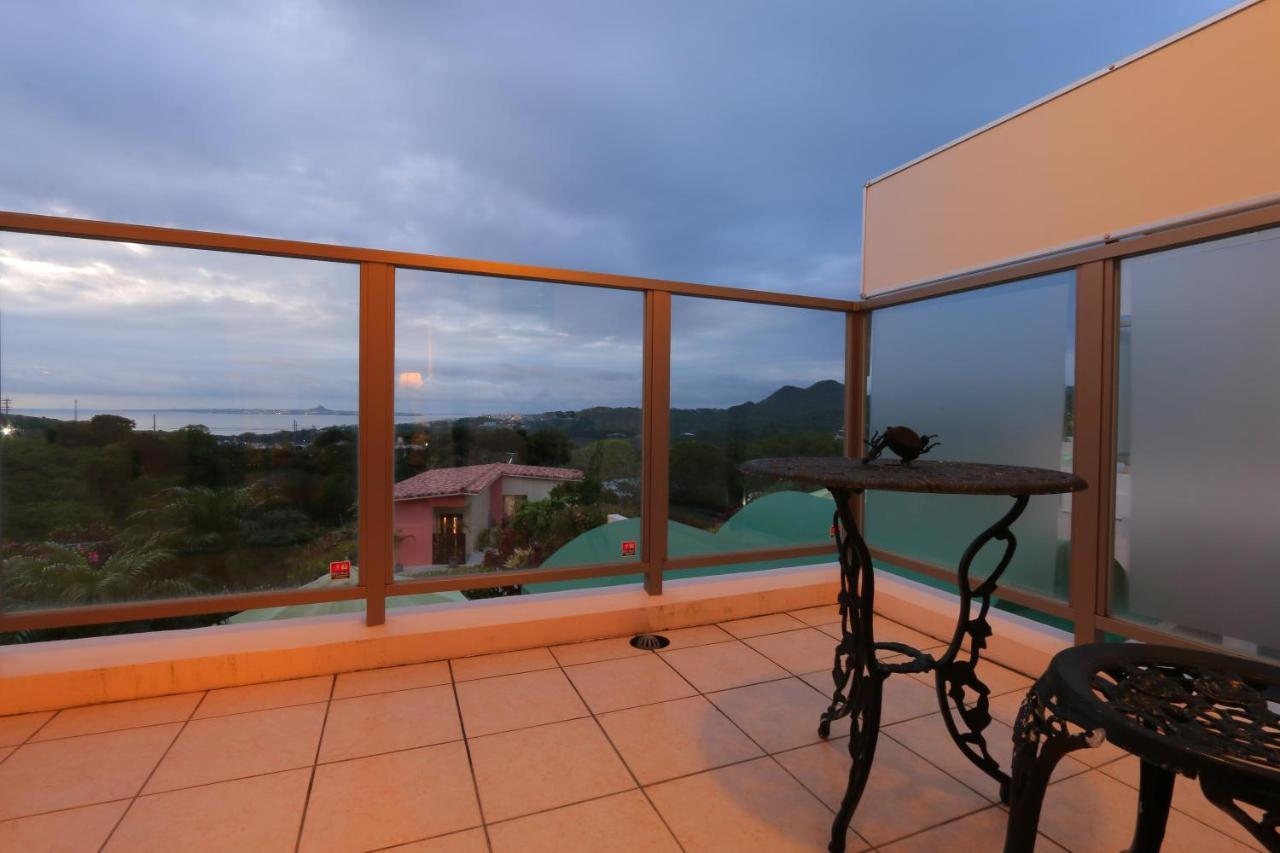 Villa Motobu Hills Eksteriør bilde